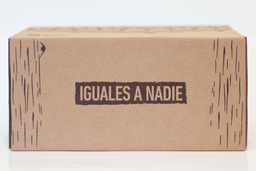 <span>Swell Paper Can</span><i>→</i>