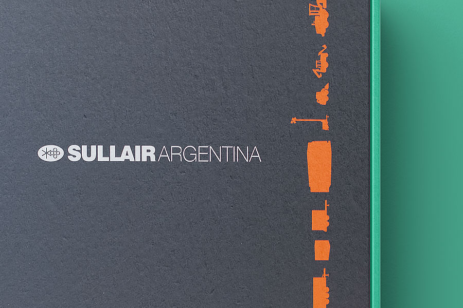 <span>White Book</span><i>→</i>